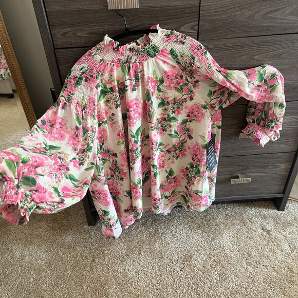 NWT Tuckernuck  Gossamer Pink Hydrangea Lydia Blouse Size XL - Picture 6 of 9